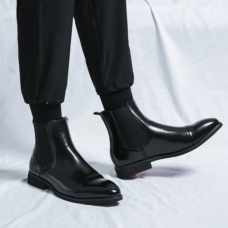 Beckett | Noir Chelsea Boots