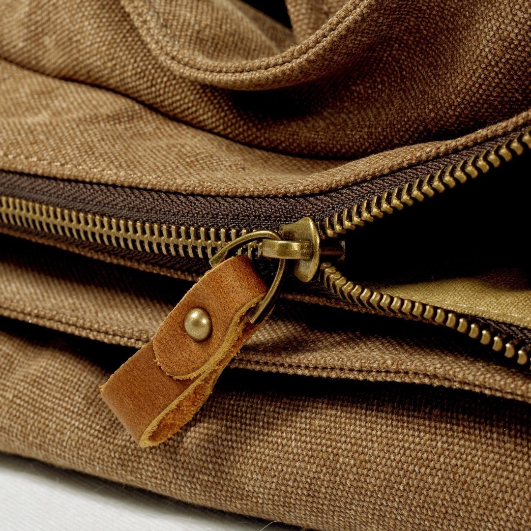 Jarred | Sturdy & Chic Messenger Bag