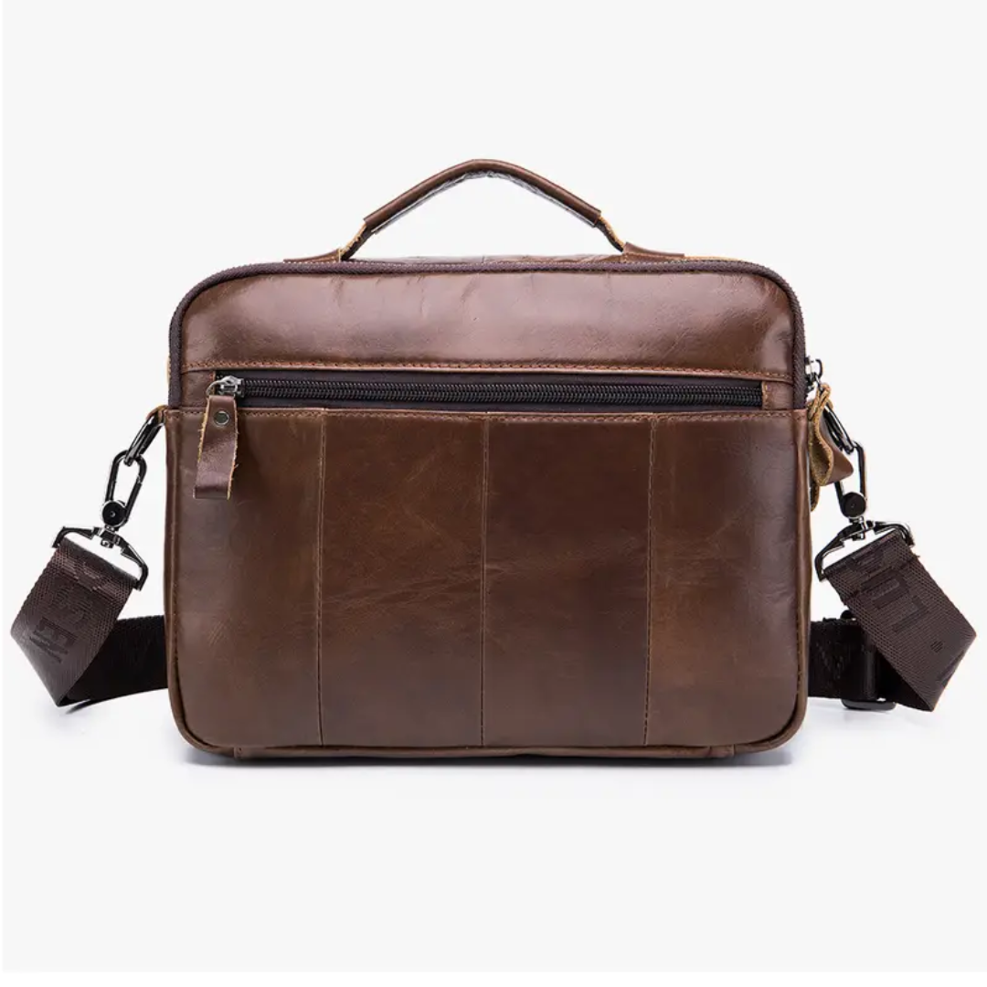 Grady | Timeless Leather Shoulder Bag Featuring Vintage Buckle Accent